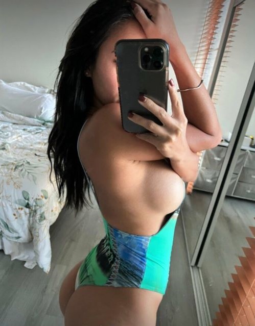 Minnie Michele  nude photo