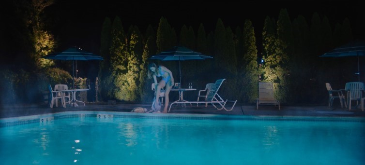 Naomi Watts, Isabel Gravitt – The Watcher (2022)  nude photo