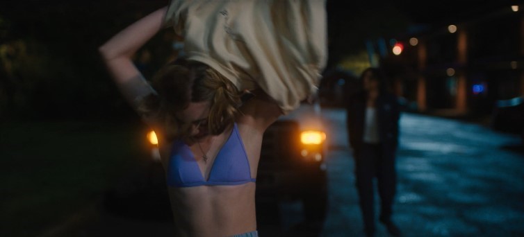 Naomi Watts, Isabel Gravitt – The Watcher (2022)  nude photo