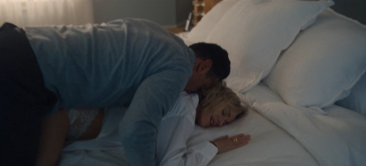 Naomi Watts, Isabel Gravitt – The Watcher (2022)  nude photo