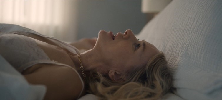 Naomi Watts, Isabel Gravitt – The Watcher (2022)  nude photo