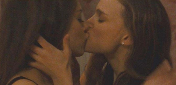 Natalie Portman Mila Kunis Kissing Lesbian  nude photo