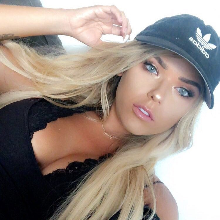 Neesy Rizzo  nude photo