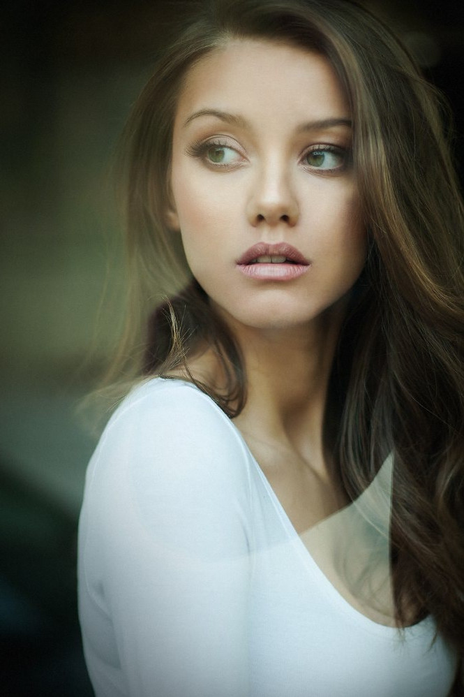 Nicola Cavanis  nude photo