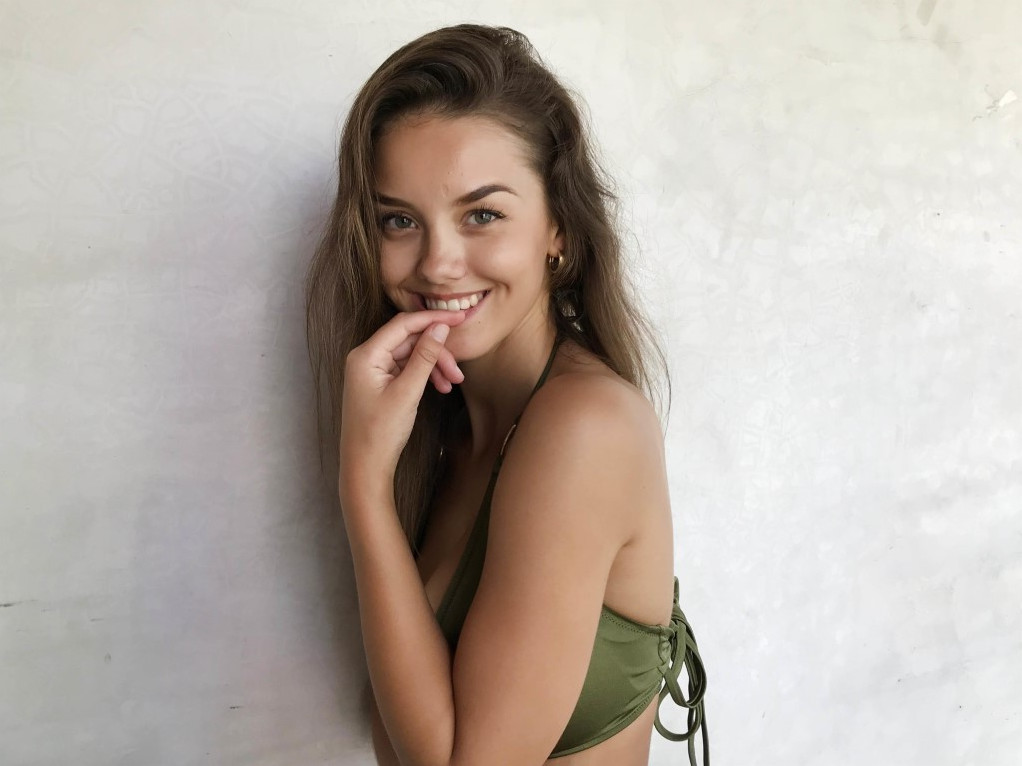 Nicola Cavanis  nude photo