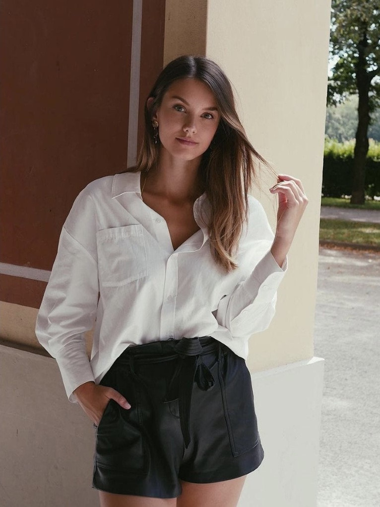 Nicola Cavanis  nude photo