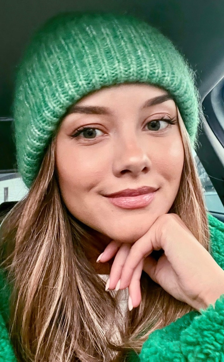 Nicola Cavanis  nude photo