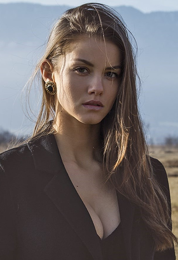 Nicola Cavanis  nude photo