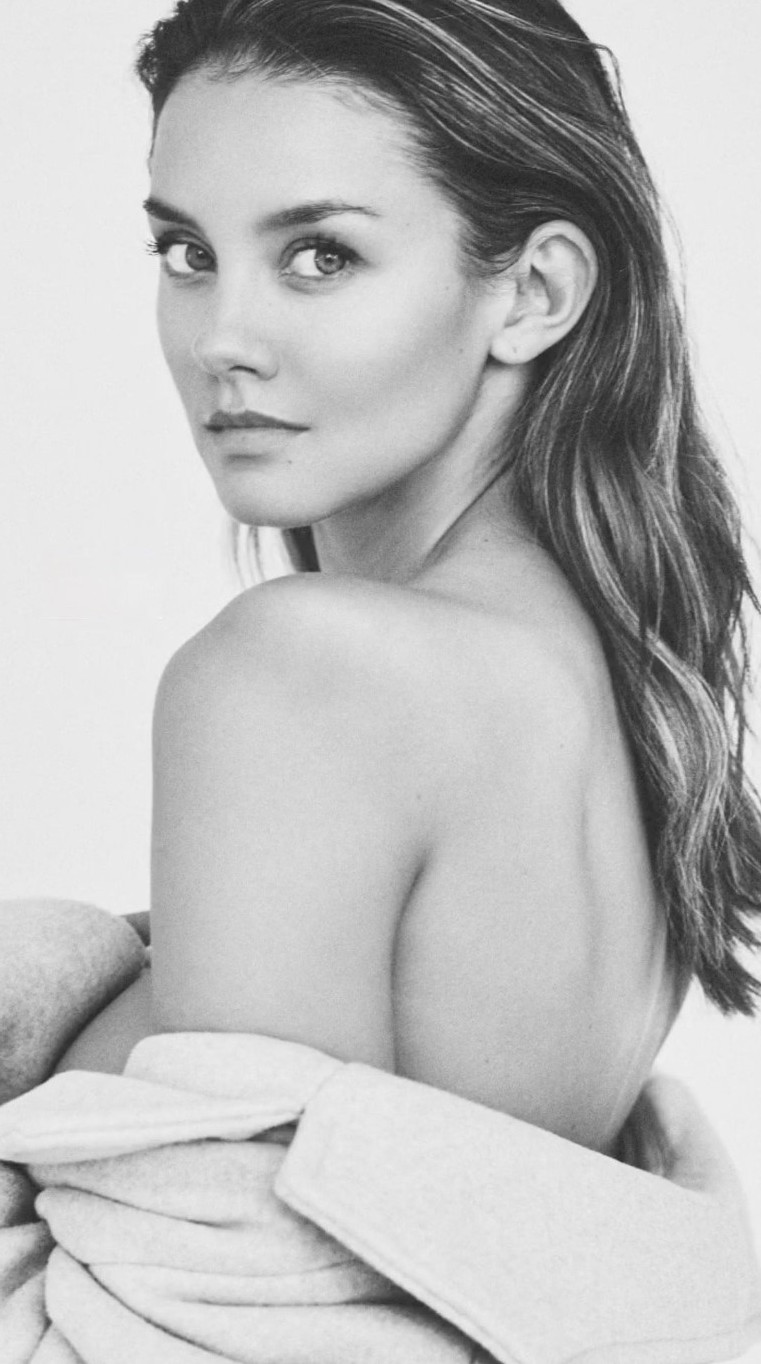 Nicola Cavanis  nude photo