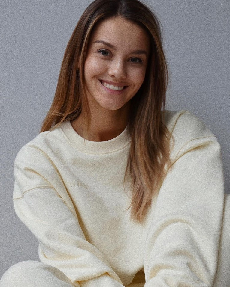 Nicola Cavanis  nude photo