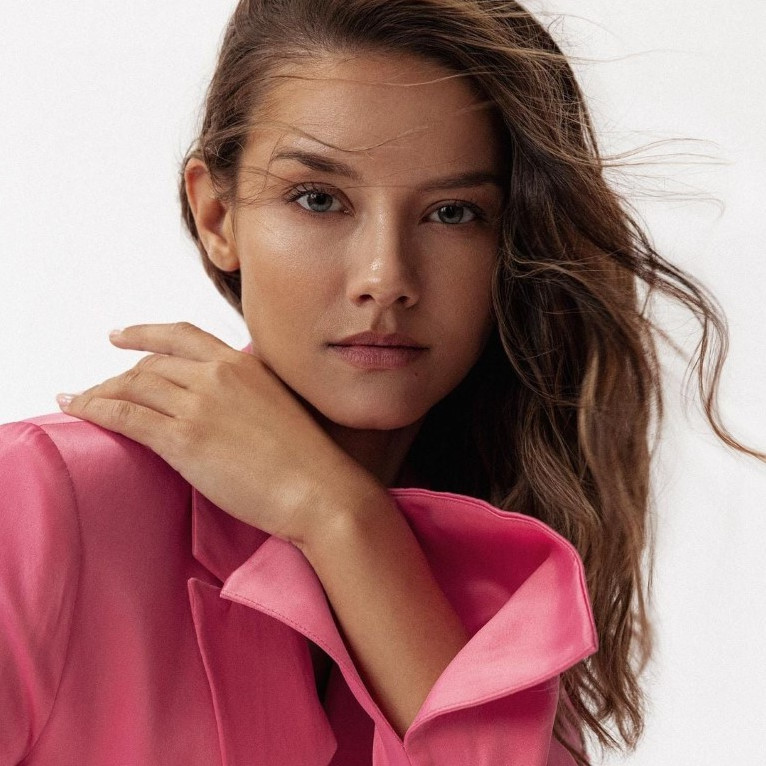 Nicola Cavanis Nude Leaks | Page 11 of 13 Xpicsly