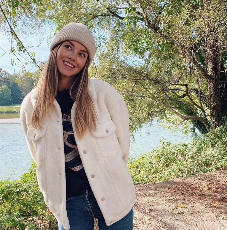 Nicola Cavanis  nude photo