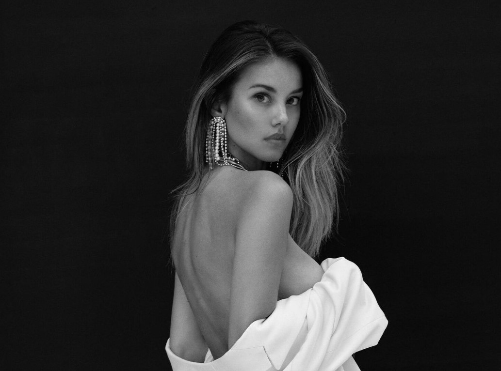 Nicola Cavanis  nude photo