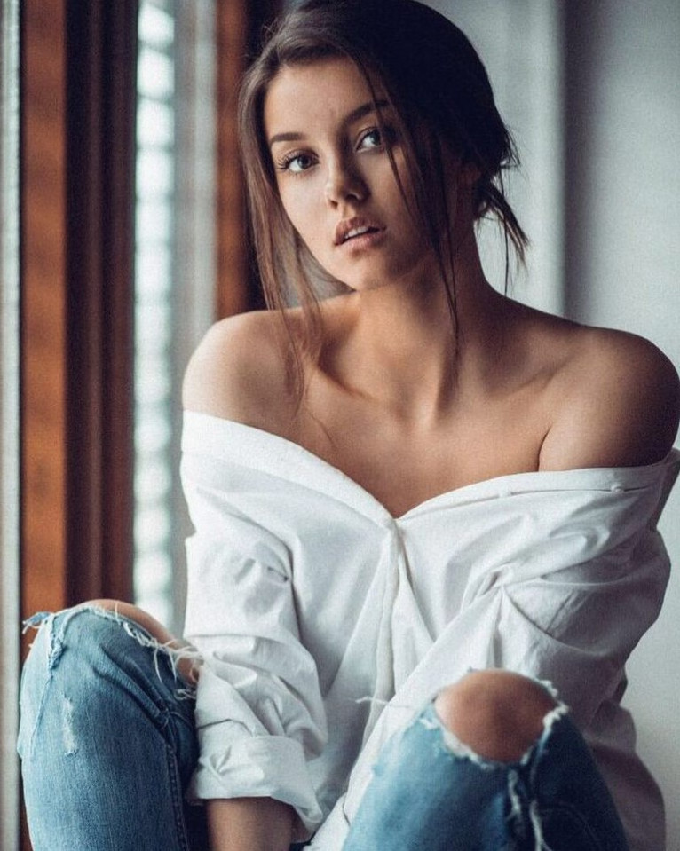 Nicola Cavanis  nude photo