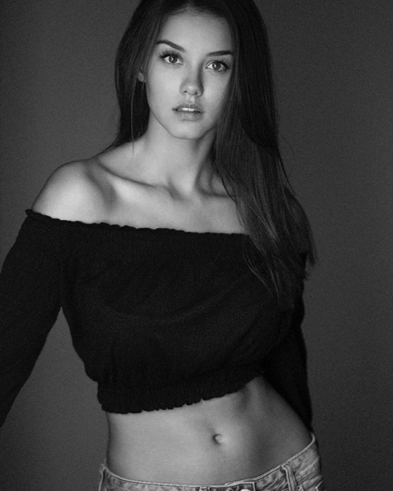 Nicola Cavanis Nude Leaks | Page 9 of 13 Xpicsly