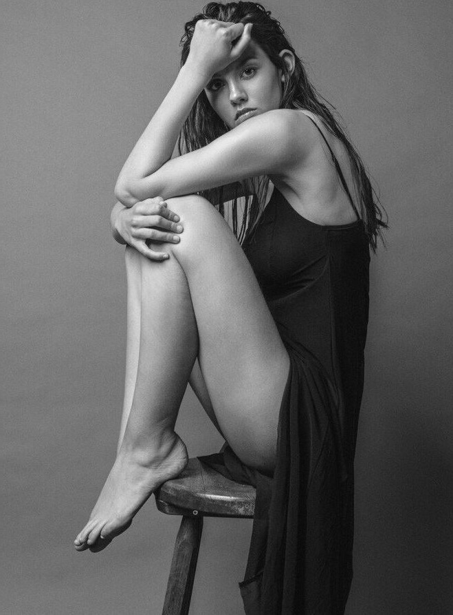 Nicola Cavanis Sexy Legs Hot Model  nude photo