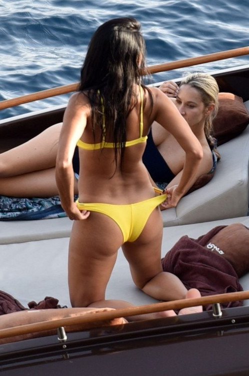 Nicole Scherzinger Hot Ass In Bikini  nude photo