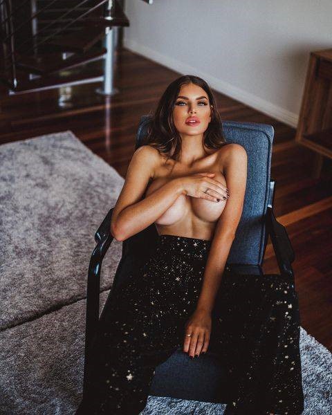 Nicole Thorne  nude photo