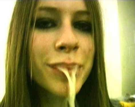 Nude Avril Lavigne Sex Tape  nude photo