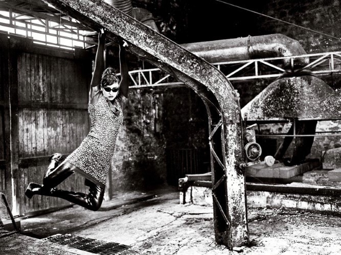 Olga Kurylenko Jumping  nude photo