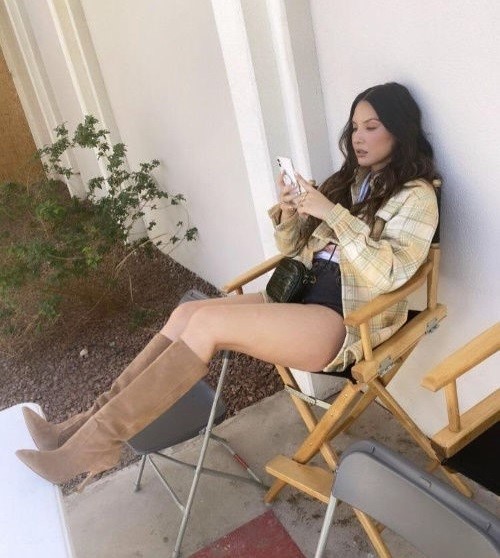 Olivia Munn  nude photo