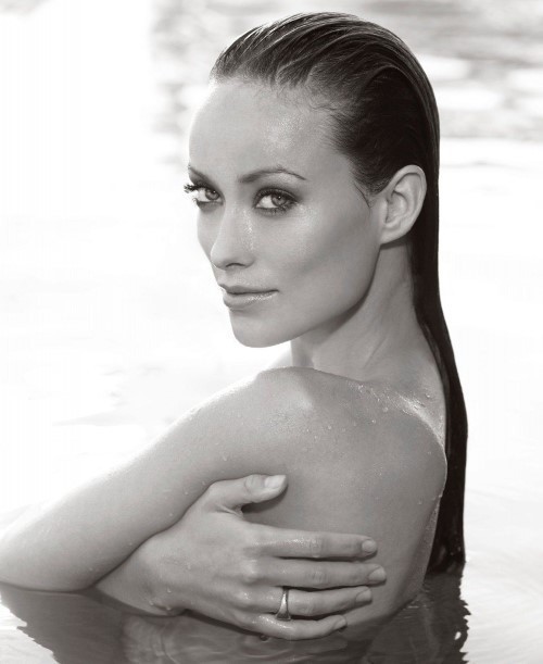 Olivia Wilde Posing Topless In The Pool  nude photo