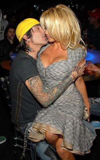 Pamela Anderson And Tommy Lee  nude photo
