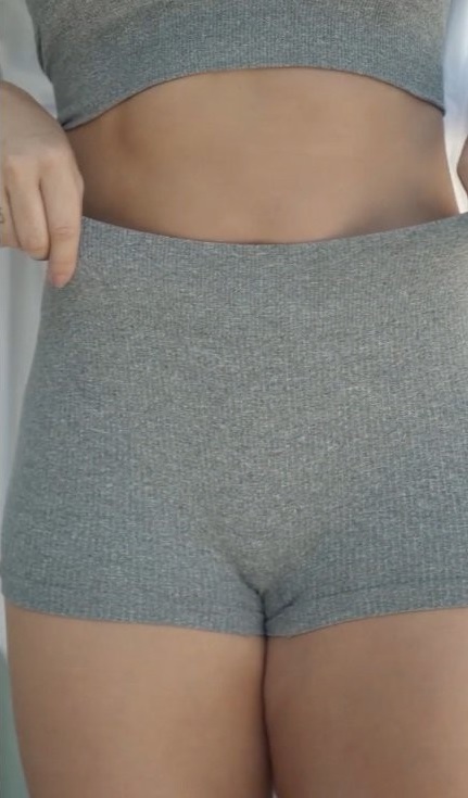 Paolla Oliveira Cameltoe  nude photo