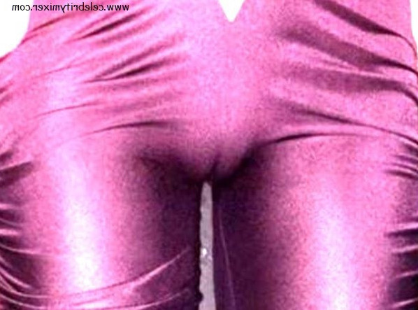 Paris Hilton Close Up Celebrity Camel Toe  nude photo