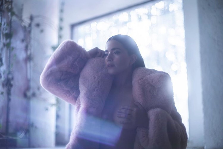 Paulina Gaitan Braless Hot Actress  nude photo