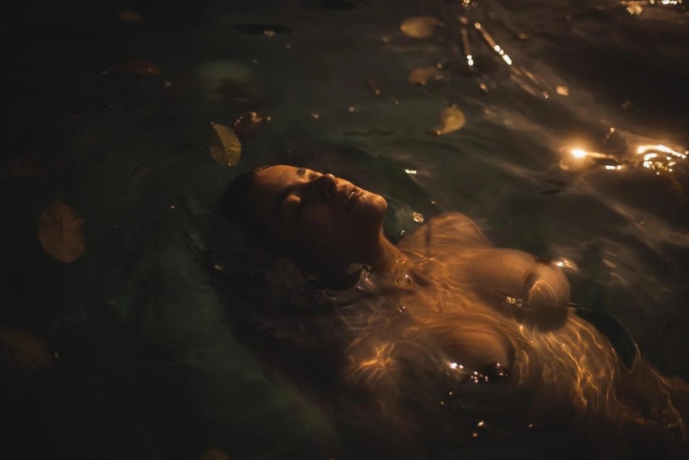 Paulina Gaitan Gigantic Nude Boobs In Water  nude photo