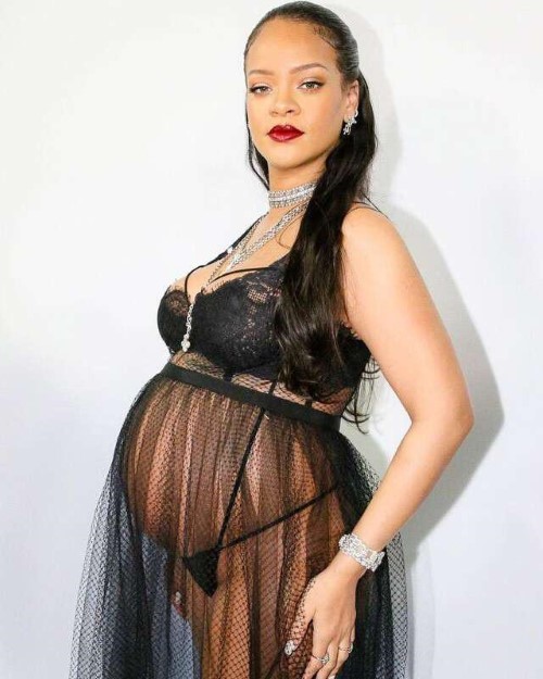 Preggo RiRi  nude photo