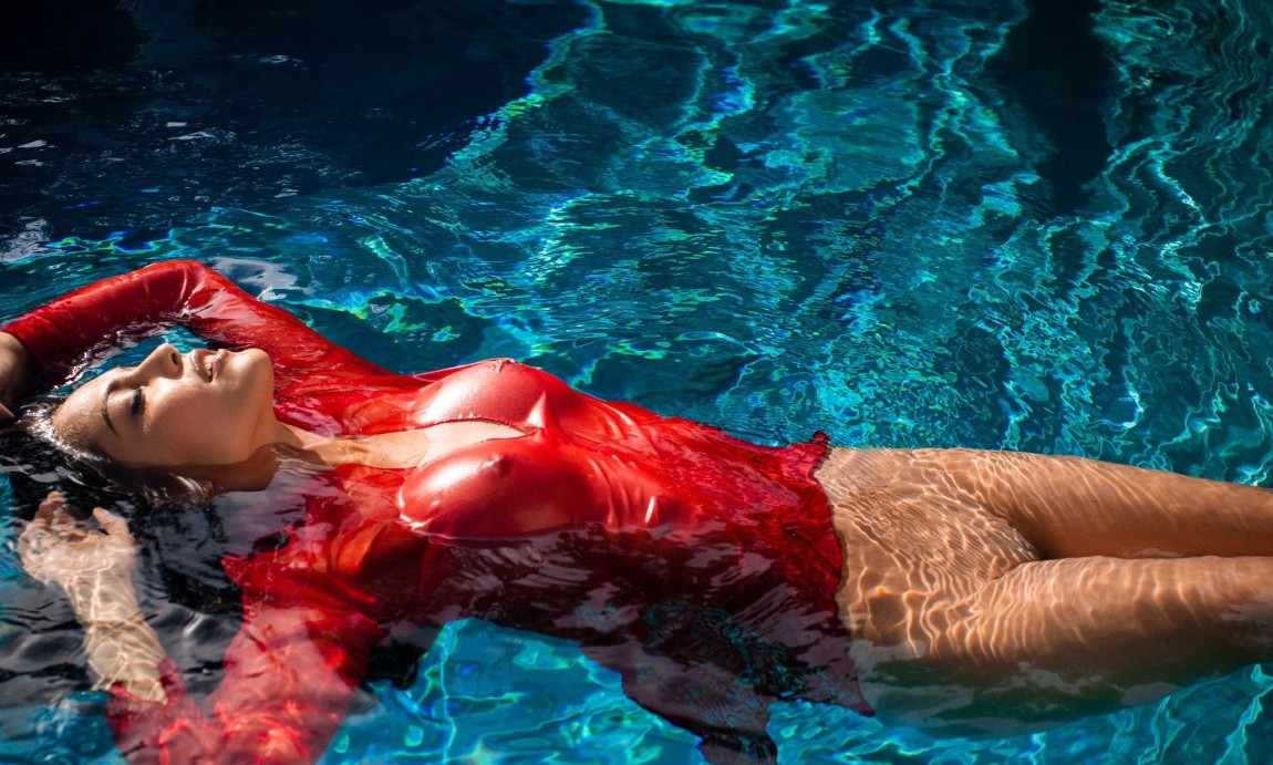 Raquel Pomplun  nude photo