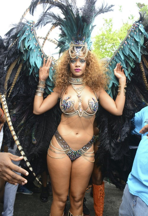 Rihanna Beautifully Thicc  nude photo