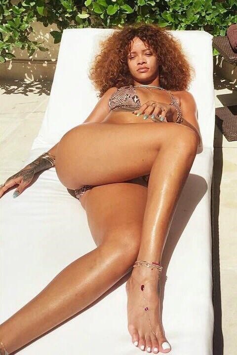 Rihanna Chill  nude photo