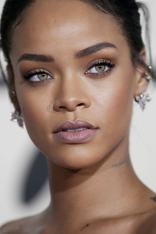 Rihanna Dem Eyes  nude photo