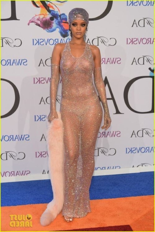 Rihanna Dresses 2014  nude photo