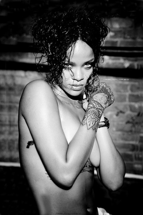 Rihanna From Esquire 2  nude photo