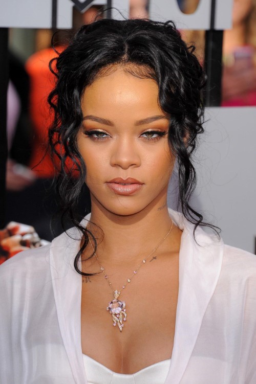 Rihanna Hypnotizing Eyes  nude photo