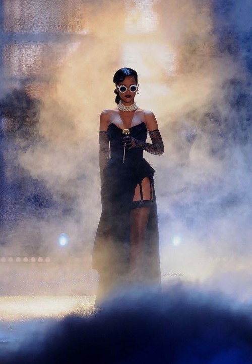 Rihanna Iconic  nude photo