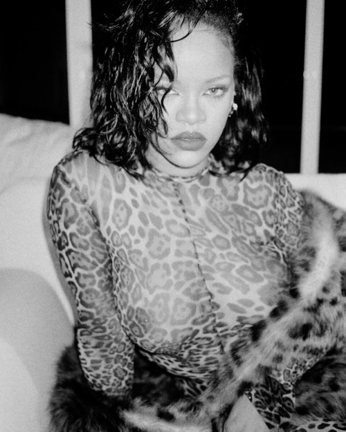 Rihanna Interview Mag Outtake  nude photo