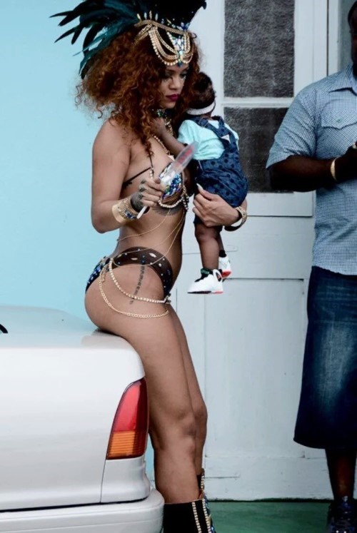 Rihanna Junk On The Trunk  nude photo
