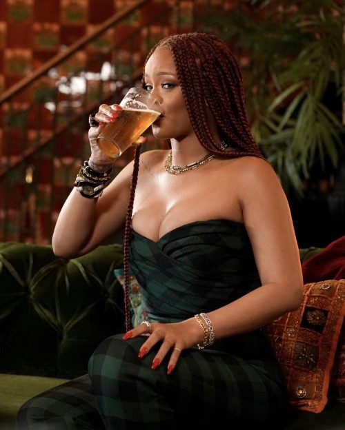 Rihanna Looking Amazing In That Top  nude photo