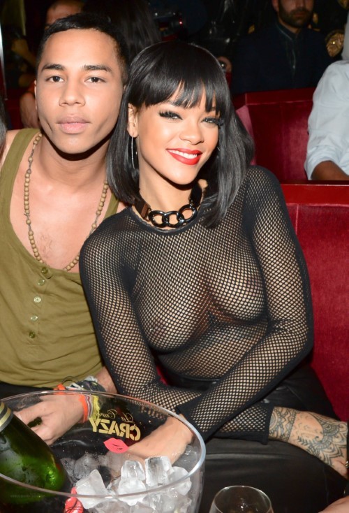 Rihanna Nippy Nip  nude photo