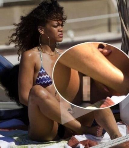 Rihanna No Underwear  nude photo