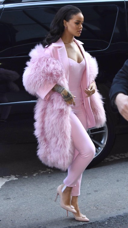 Rihanna Pink  nude photo