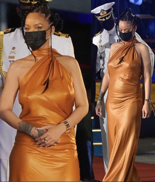 Rihanna Pokies(1)  nude photo