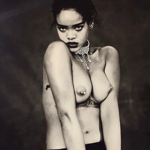 Rihanna Posing For The ANTI Photoshoot 2  nude photo