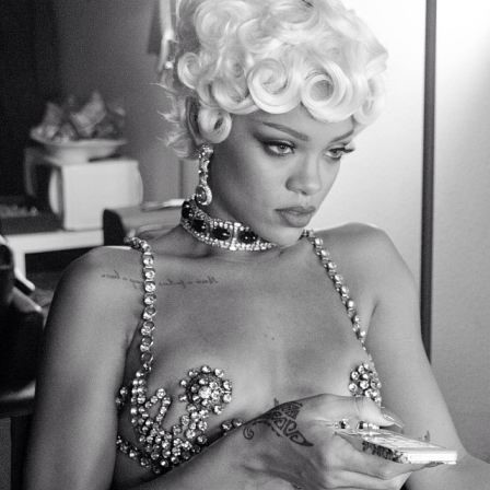 Rihanna Pour It Up  nude photo