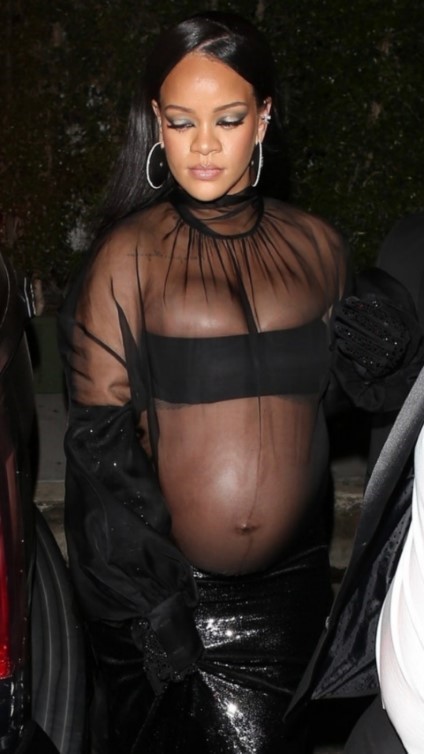 Rihanna Preggo Obsession  nude photo